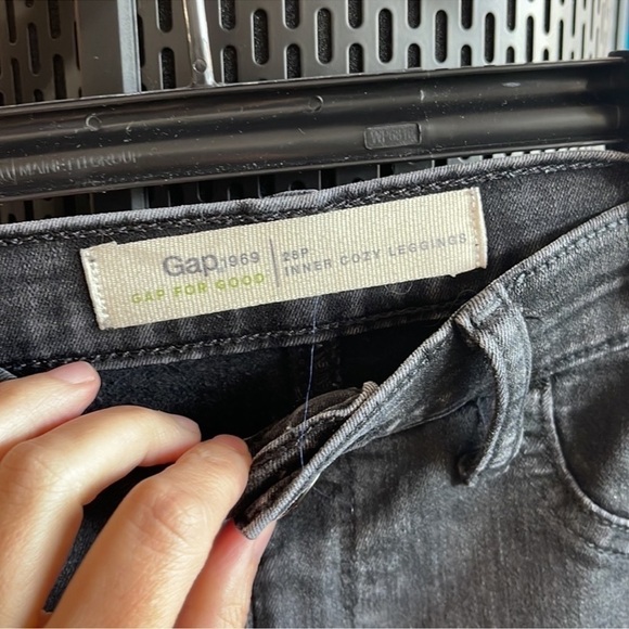 Gap jeans black with a layer of shine leather like look over cotton / polyester - Picture 4 of 6